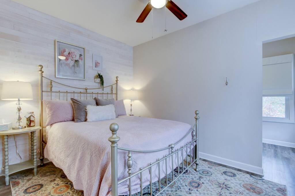 Spring Bungalow - A Cozy Getaway In Downtown Hot Springs! Eksteriør bilde